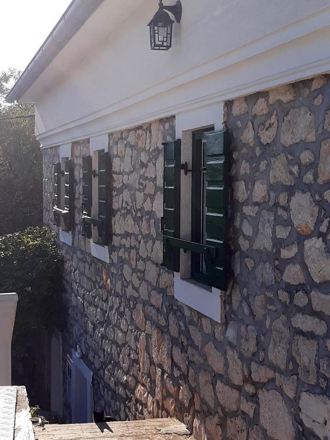 Apartments With A Parking Space Lukoran מראה חיצוני תמונה